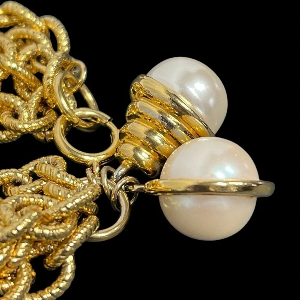 VINTAGE Gold-tone Chunky Chains Faux Pearls Elegant Dangle Bracelet